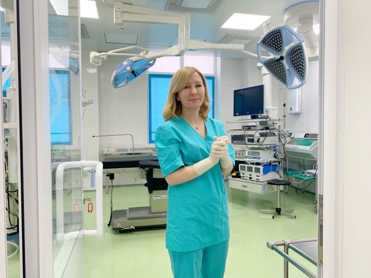 Елене Ивановне Абакумовой, заведующей стационаром «Гармонии», оперирующему гинекологу высшей категории со стажем более 25 лет доверили своё здоровье более 10 тысяч женщин!